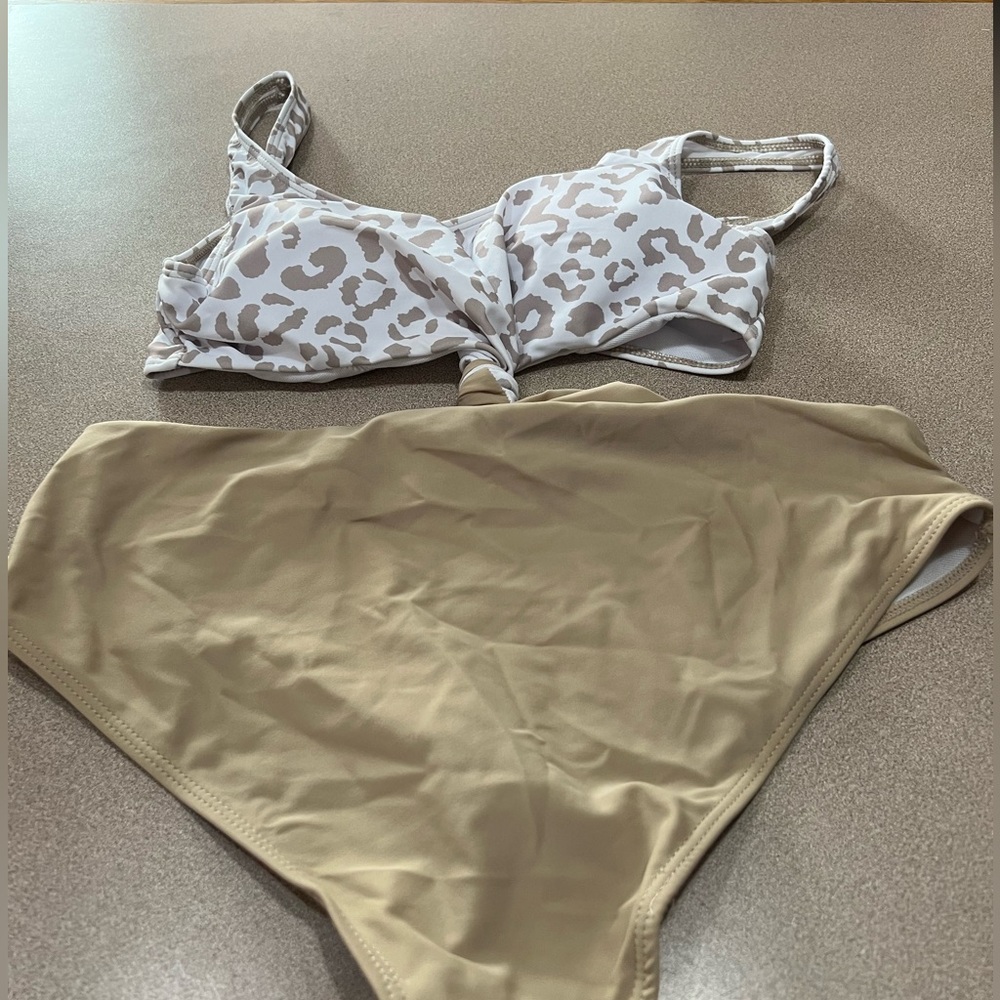 New Bikini in the Front- one from the back size Medium